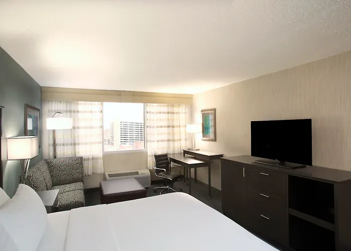 Dwtn-capitol Square By Ihg 3*