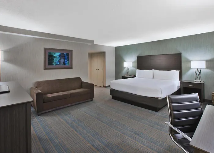 Dwtn-capitol Square By Ihg