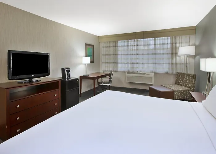 Dwtn-capitol Square By Ihg Hotel 3*