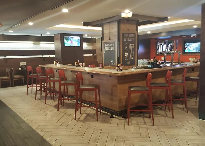 Dwtn-capitol Square By Ihg