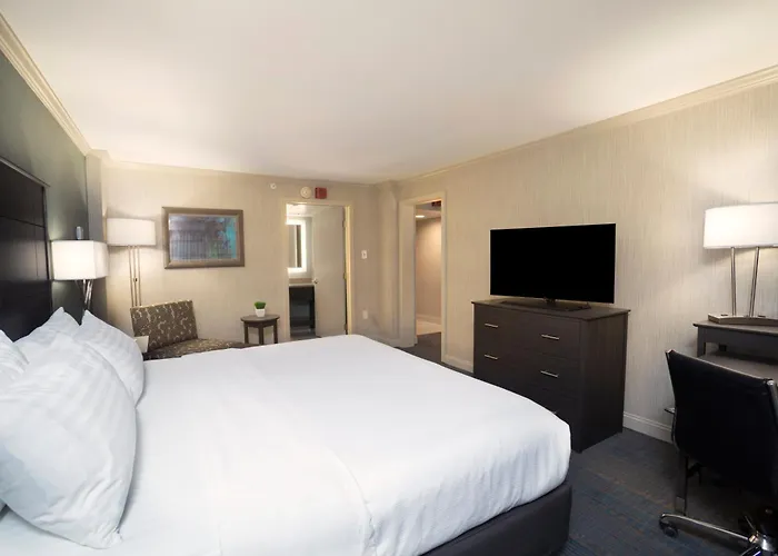 Dwtn-capitol Square By Ihg Hotel
