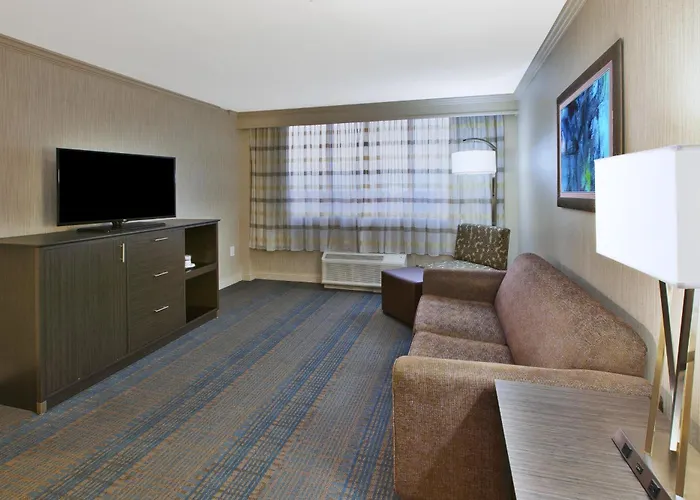 Dwtn-capitol Square By Ihg Columbus