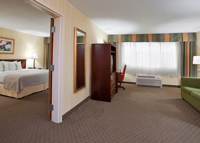 Dwtn-capitol Square By Ihg 3*