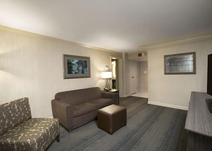 Hotel Dwtn-capitol Square By Ihg